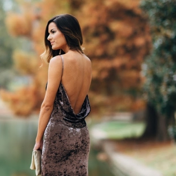 L • Olivaceous • Mermaid Backless Crushed Velvet Gown - Picture 4 of 7